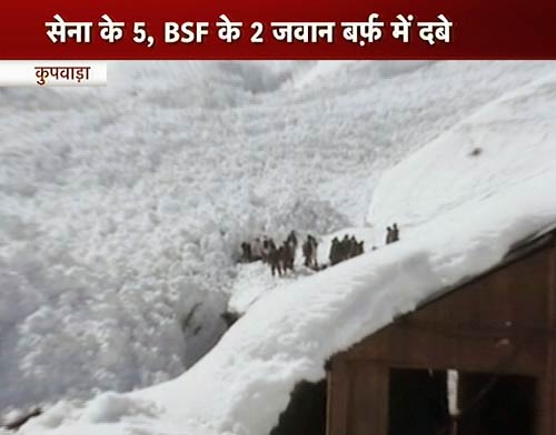 जानलेवा बनी बर्फबारी | बर्फबारी के बीच 'जय माता दी'