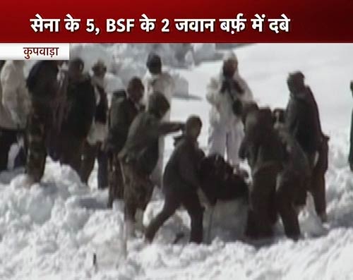 जानलेवा बनी बर्फबारी | बर्फबारी के बीच 'जय माता दी'