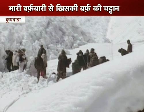 जानलेवा बनी बर्फबारी | बर्फबारी के बीच 'जय माता दी'