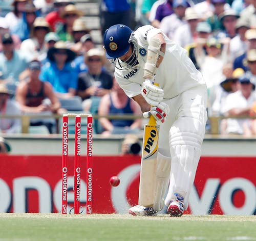 द्रविड़, कोहली पर पारी की हार टालने की जिम्मेदारी