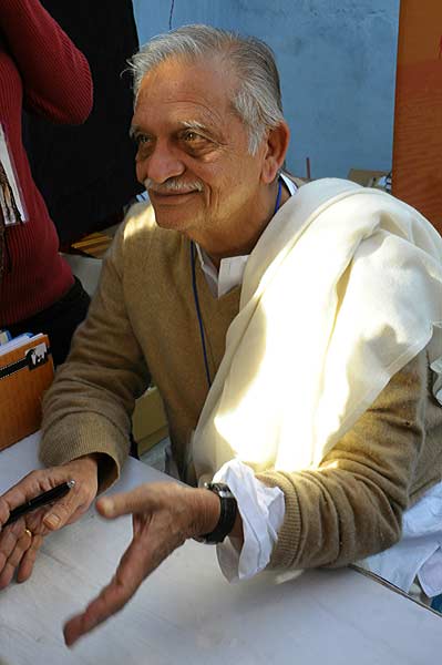 किताबों-शब्‍दों के दीवानों का मेला | कली पुरी की किताब लांच