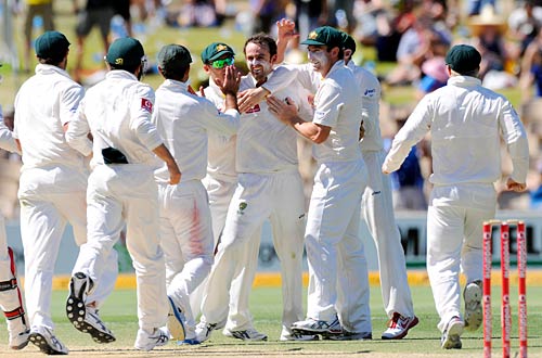 एडिलेड टेस्ट में हार के कगार पर टीम इंडिया | सचिन पर विशेष