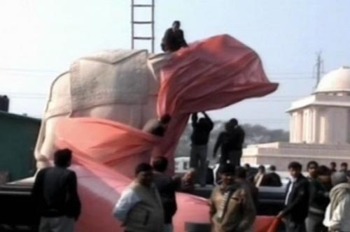 10 जनवरी 2012: तस्‍वीरों में देखें दिनभर की बड़ी खबरें | पढ़ें