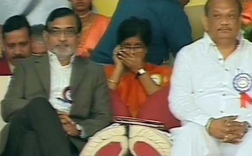 गोधरा में एक दिन के उपवास पर बैठे मोदी | वीडियो