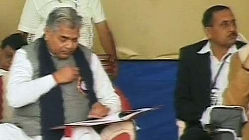 गोधरा में एक दिन के उपवास पर बैठे मोदी | वीडियो