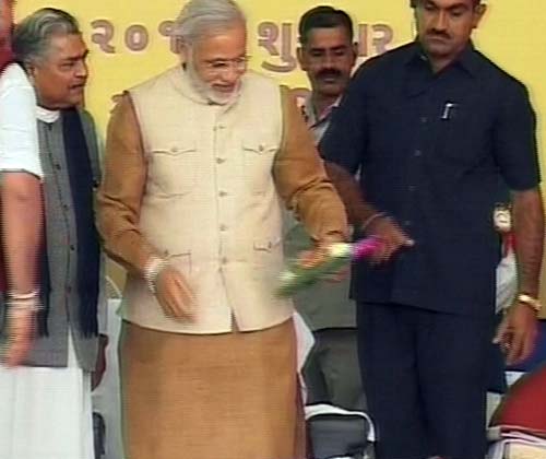 गोधरा में एक दिन के उपवास पर बैठे मोदी | वीडियो