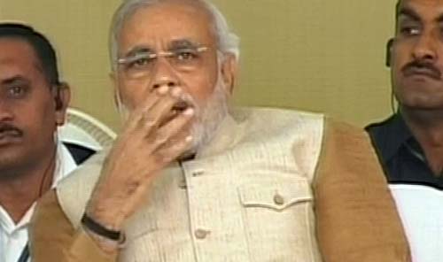 गोधरा में एक दिन के उपवास पर बैठे मोदी | वीडियो