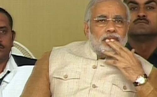 गोधरा में एक दिन के उपवास पर बैठे मोदी | वीडियो