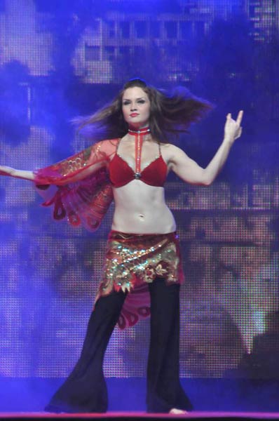 देखें किन हसीनाओं ने लगाए नए साल पर ठुमके | स्टाइलिश हसीनाएं