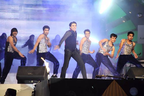 देखें किन हसीनाओं ने लगाए नए साल पर ठुमके | स्टाइलिश हसीनाएं