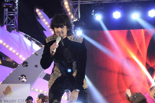 देखें किन हसीनाओं ने लगाए नए साल पर ठुमके | स्टाइलिश हसीनाएं