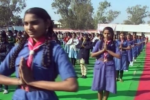 12 जनवरी 2012: तस्‍वीरों में देखें दिनभर की बड़ी खबरें | पढ़ें