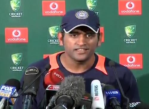 12 जनवरी 2012: तस्‍वीरों में देखें दिनभर की बड़ी खबरें | पढ़ें