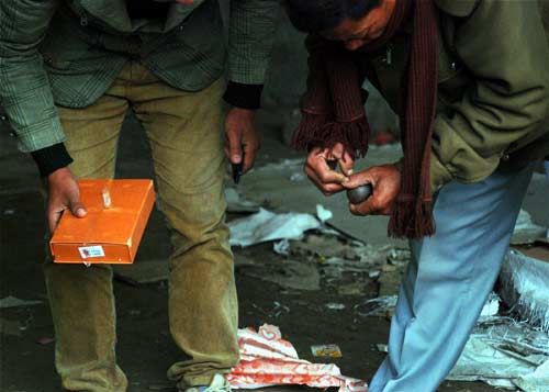 2 जनवरी 2012: तस्‍वीरों में देखें दिनभर की बड़ी खबरें | पढ़ें