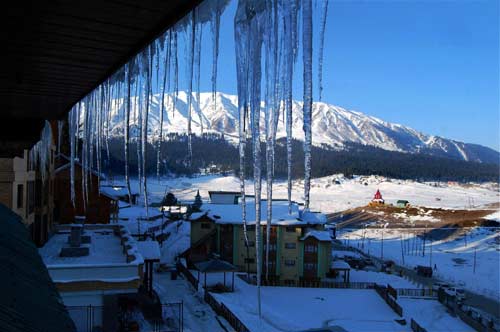 2 जनवरी 2012: तस्‍वीरों में देखें दिनभर की बड़ी खबरें | पढ़ें