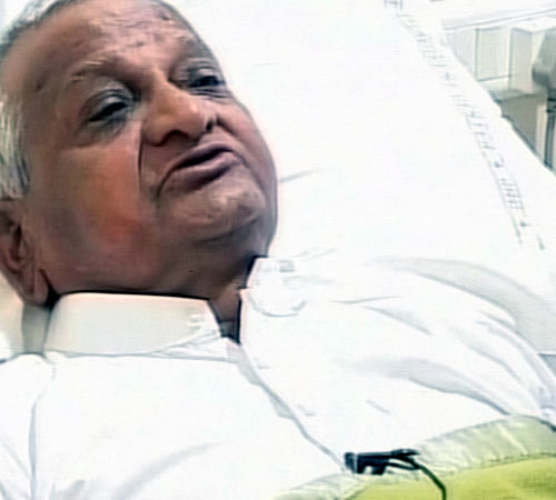 29 जनवरी 2012: तस्‍वीरों में देखें दिनभर की बड़ी खबरें | पढ़ें