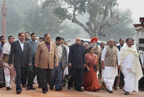 05 जनवरी 2012: तस्‍वीरों में देखें दिनभर की बड़ी खबरें | पढ़ें