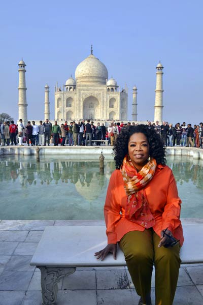 'टॉक शो क्वीन' ओपरा विनफ्रे की दिलकश अदाएं... । सेक्‍सी शख्सियत