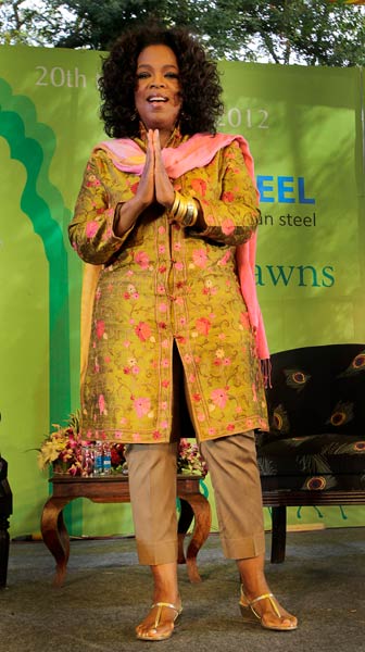 'टॉक शो क्वीन' ओपरा विनफ्रे की दिलकश अदाएं... । सेक्‍सी शख्सियत