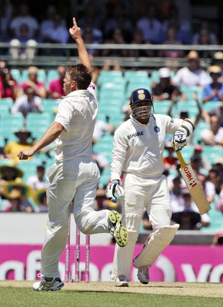 सिडनी टेस्टः भारतीय बल्लेबाजों का आत्मसमर्पण