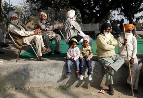 पंजाब की सत्ता के लिए छिड़ा है घमासान