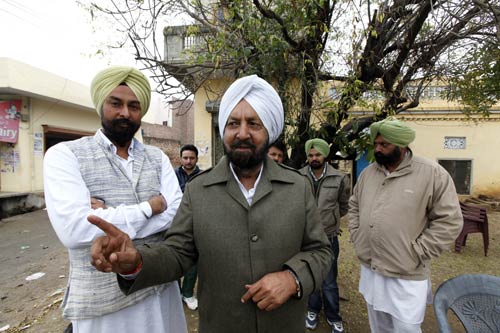 पंजाब की सत्ता के लिए छिड़ा है घमासान