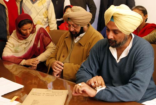 पंजाब की सत्ता के लिए छिड़ा है घमासान