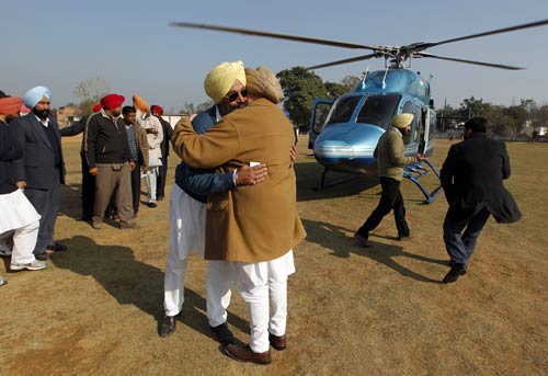 पंजाब की सत्ता के लिए छिड़ा है घमासान