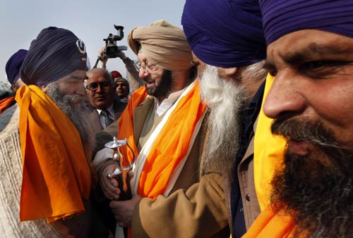 पंजाब की सत्ता के लिए छिड़ा है घमासान