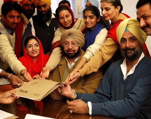 पंजाब की सत्ता के लिए छिड़ा है घमासान