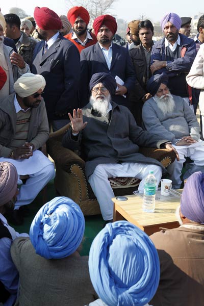 पंजाब की सत्ता के लिए छिड़ा है घमासान