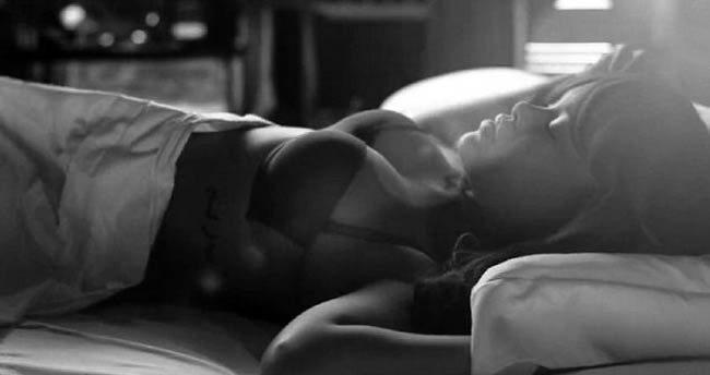 रिहाना को न्‍यूड होने से नहीं है परहेज...| सेक्‍सी शख्सियत