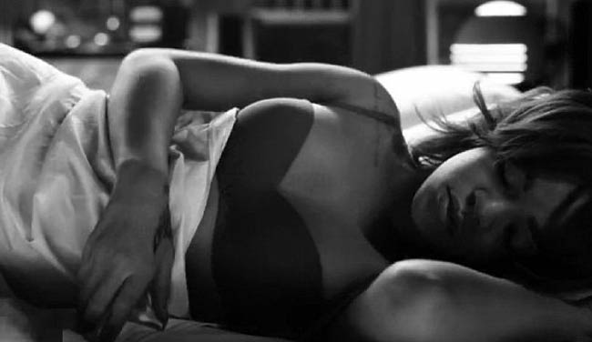 रिहाना को न्‍यूड होने से नहीं है परहेज...| सेक्‍सी शख्सियत