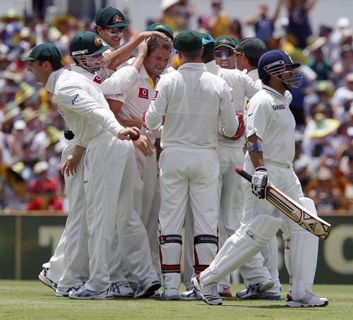 वार्नर के विस्फोट से टीम इंडिया पस्त | सचिन पर विशेष