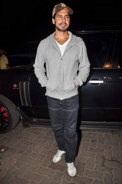 'अग्निपथ' की सक्सेस पार्टी में सितारे | शाहरुख की बदमाशियां