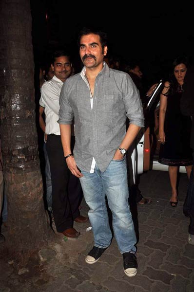 'अग्निपथ' की सक्सेस पार्टी में सितारे | शाहरुख की बदमाशियां