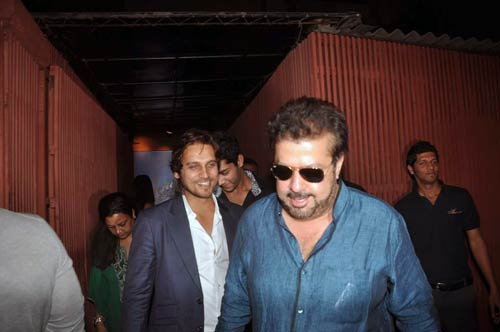 'अग्निपथ' की सक्सेस पार्टी में सितारे | शाहरुख की बदमाशियां