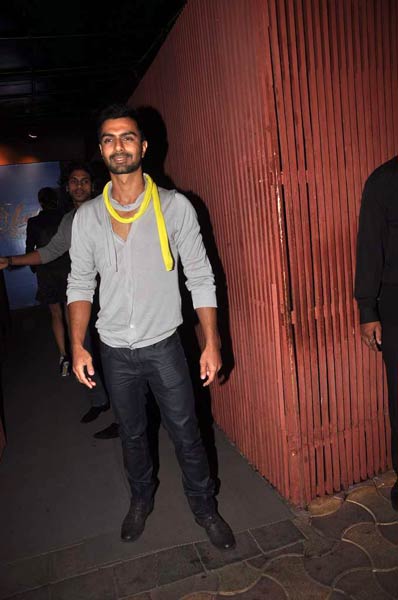 'अग्निपथ' की सक्सेस पार्टी में सितारे | शाहरुख की बदमाशियां