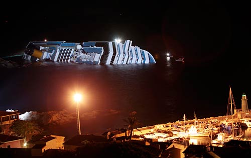 तस्‍वीरों में देखें कैसे डूबा जहाज | वीडियो: कैसे डूबे 3000 करोड़