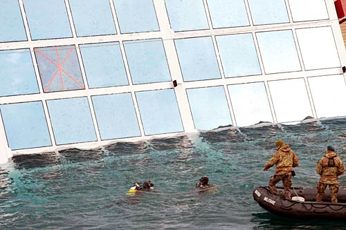 तस्‍वीरों में देखें कैसे डूबा जहाज | वीडियो: कैसे डूबे 3000 करोड़