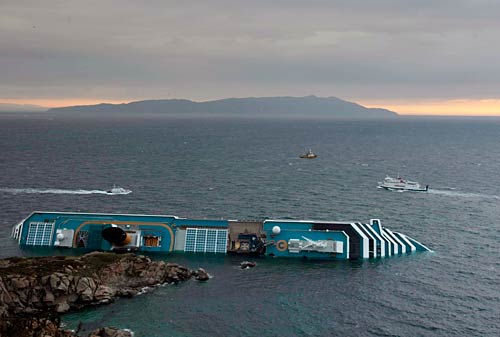 तस्‍वीरों में देखें कैसे डूबा जहाज | वीडियो: कैसे डूबे 3000 करोड़