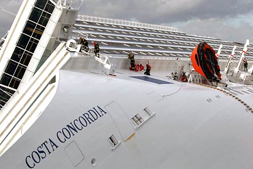 तस्‍वीरों में देखें कैसे डूबा जहाज | वीडियो: कैसे डूबे 3000 करोड़