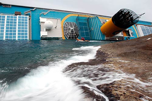 तस्‍वीरों में देखें कैसे डूबा जहाज | वीडियो: कैसे डूबे 3000 करोड़