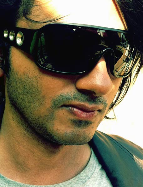 फराह खान के पति को किंग खान ने पीटा