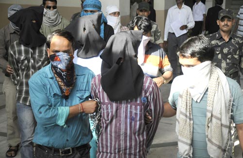 12 जनवरी 2012: तस्‍वीरों में देखें दिनभर की बड़ी खबरें | पढ़ें