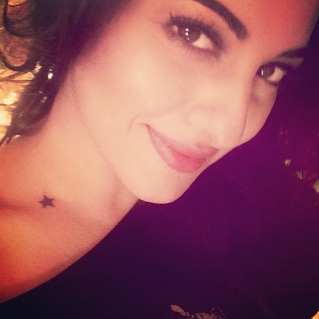 sonakshi-sinha-tatoo_650_060314124428.jpg