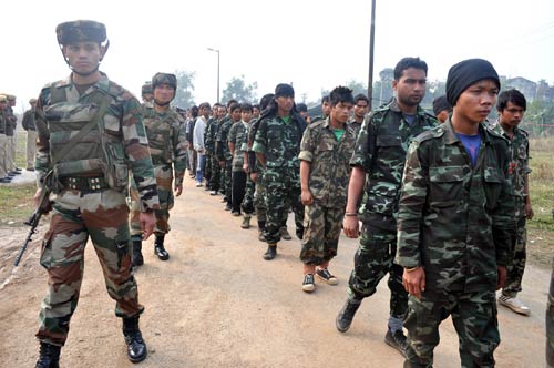 पूर्वोत्तर में 1855 उग्रवादियों का आत्‍मसमर्पण