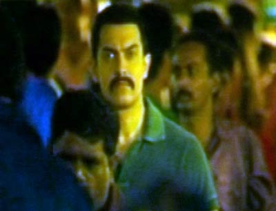 आमिर की फिल्म 'तलाश' का फर्स्ट लुक | 'साहस व खूबसूरती का मेल'