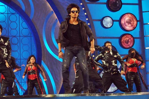 मुंबई पुलिस को बॉलीवुड का सलाम |  सितारों की मस्‍ती