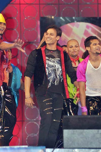 मुंबई पुलिस को बॉलीवुड का सलाम |  सितारों की मस्‍ती